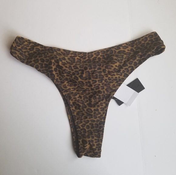kendall and kylie leopard bikini